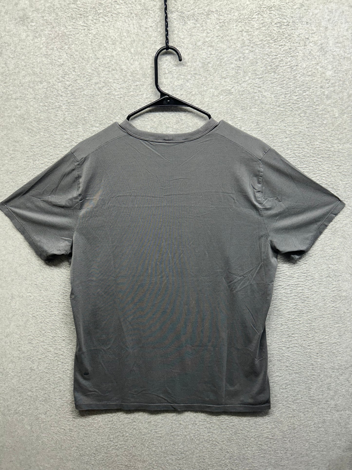 Lululemon 5 Year Basic Tee Size Large Gray