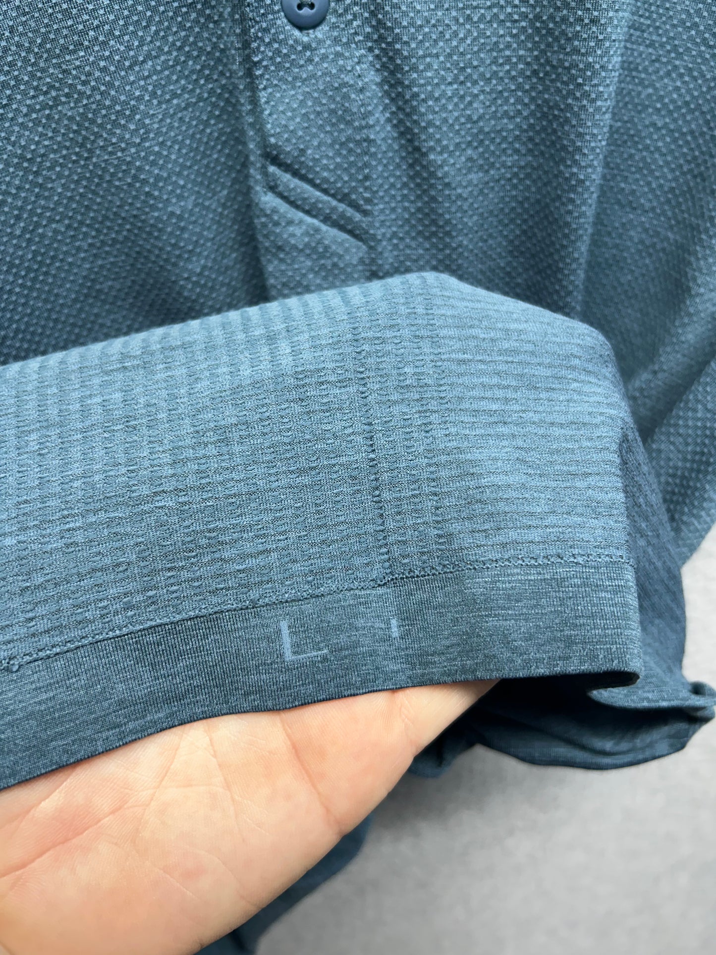 Lululemon Metal Vent Tech Polo Size Large Mineral Blue