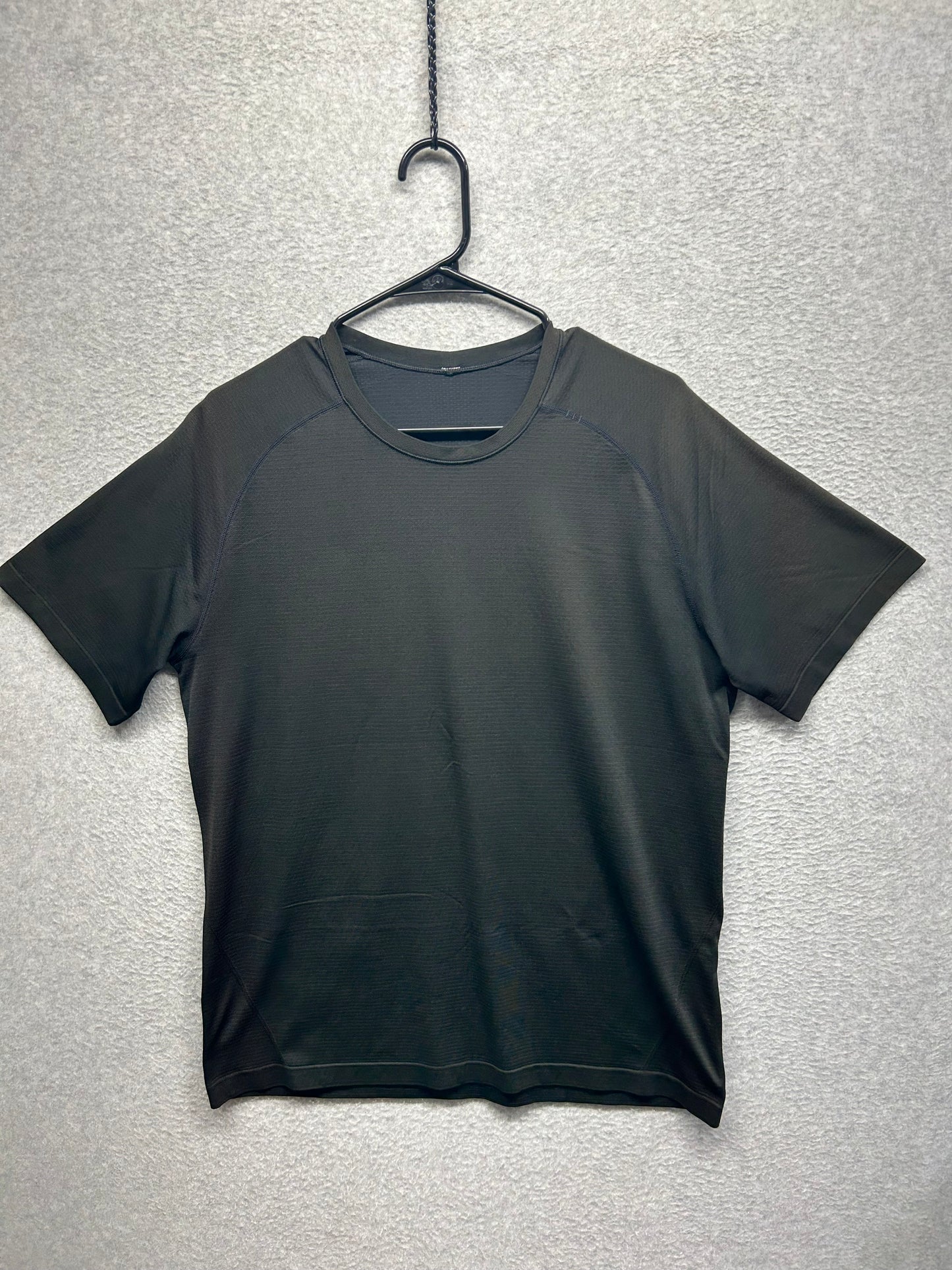 Lululemon Metal Vent Tech Short Sleeve Size Large Black
