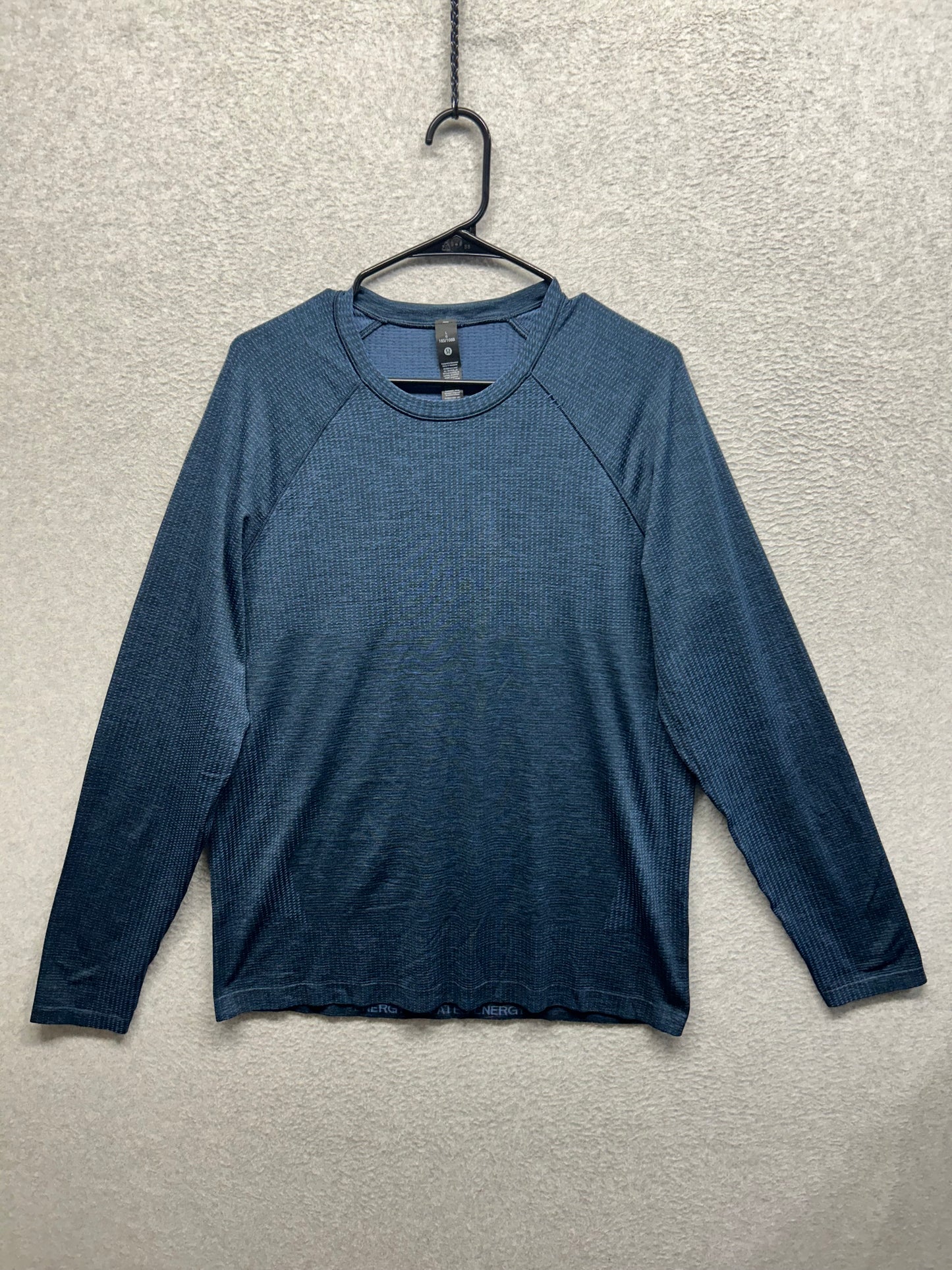 Lululemon Metal Vent Tech Long-Sleeve Shirt Size Large True Navy