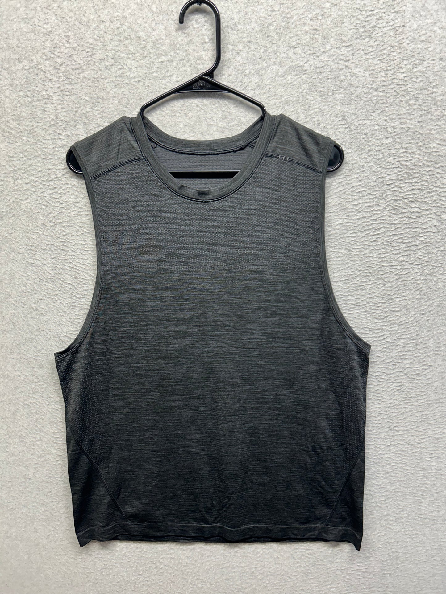 Lululemon Metal Vent Tech Tank Size Large Black