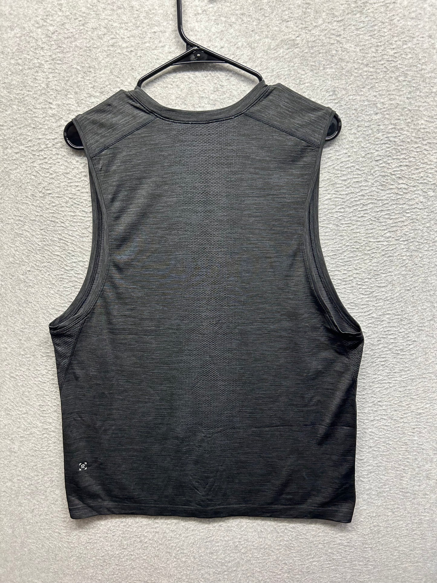 Lululemon Metal Vent Tech Tank Size Large Black