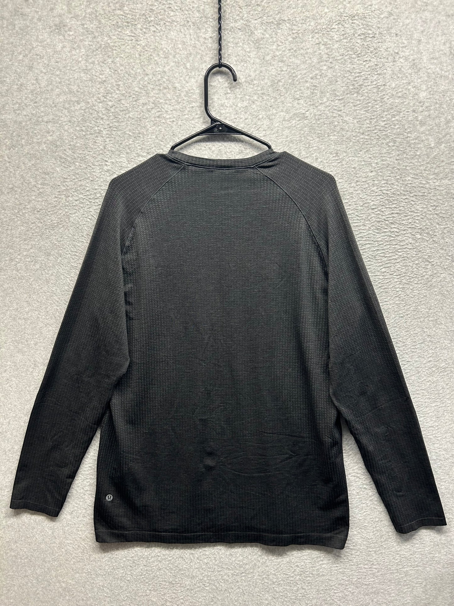 Lululemon Metal Vent Tech Long Sleeve Size Large Black