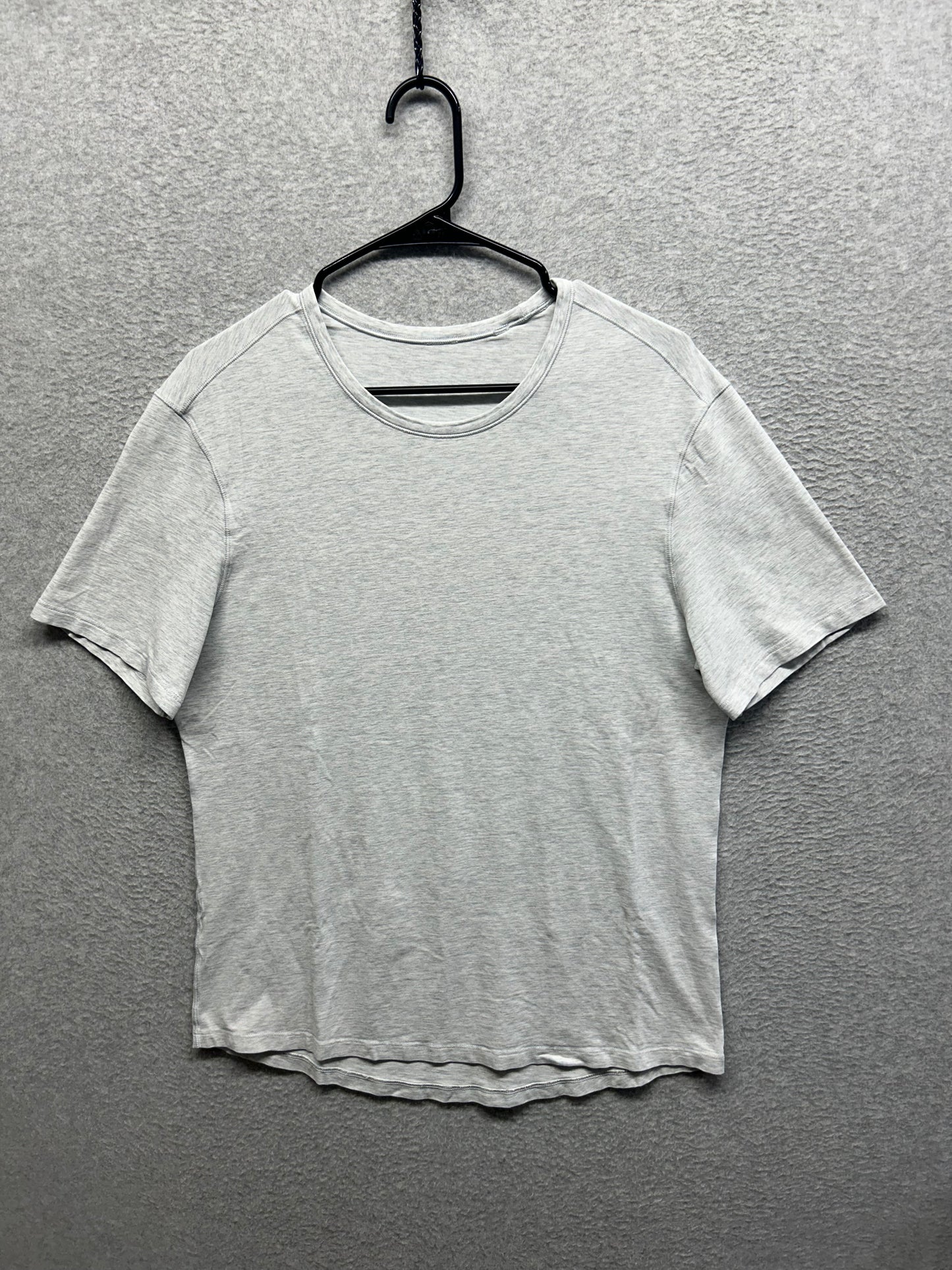 Lululemon 5 Year Basic Tee Size Large Heathered Core Ultra Light Grey