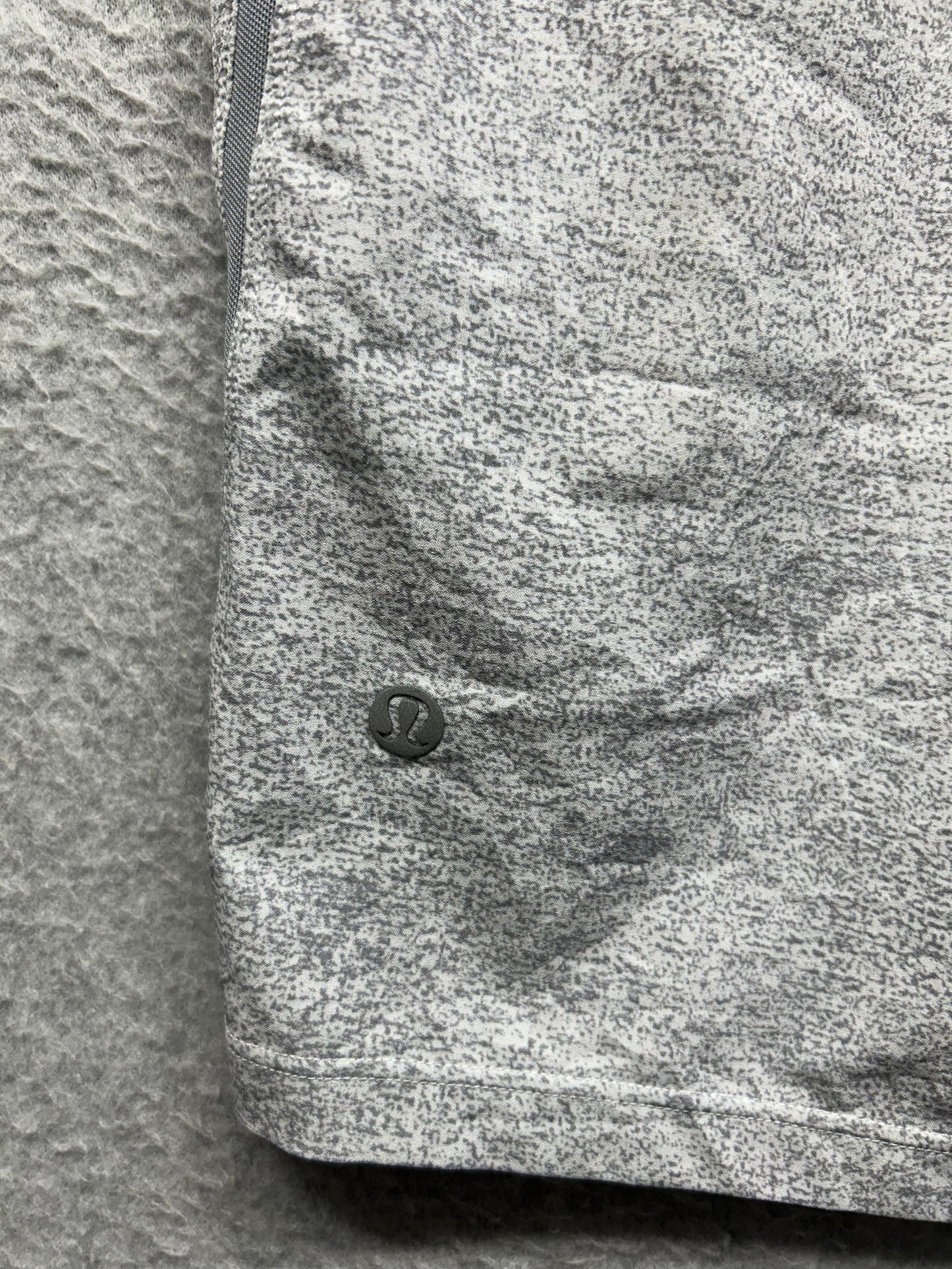 Lululemon Pace Breaker Linerless Short 7" Size XL (Square) Heathered Gray