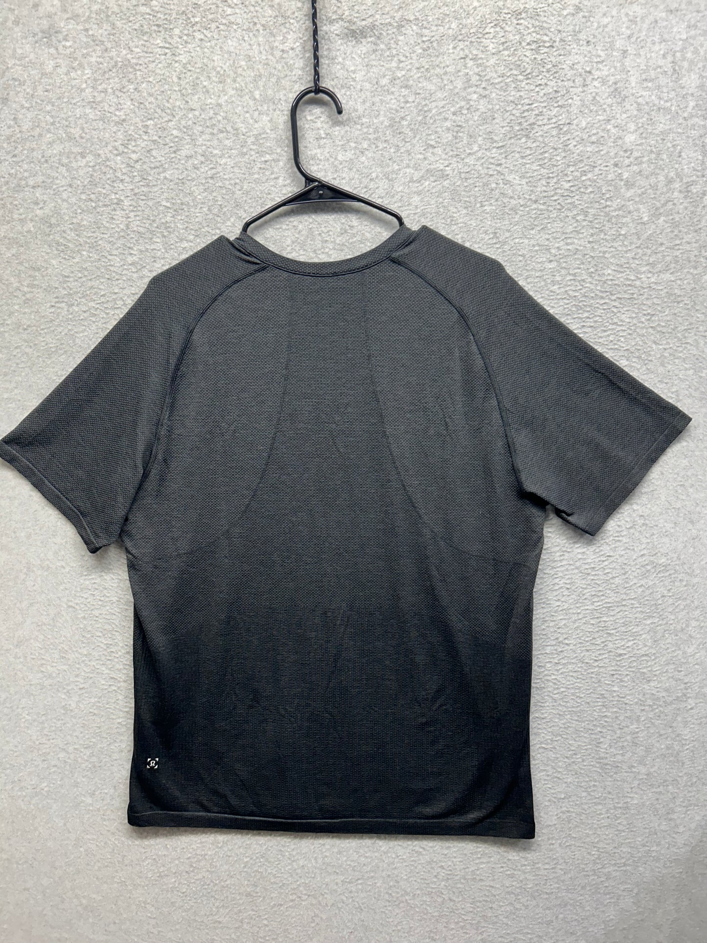 Lululemon Metal Vent Tech Short Sleeve Size XL Black