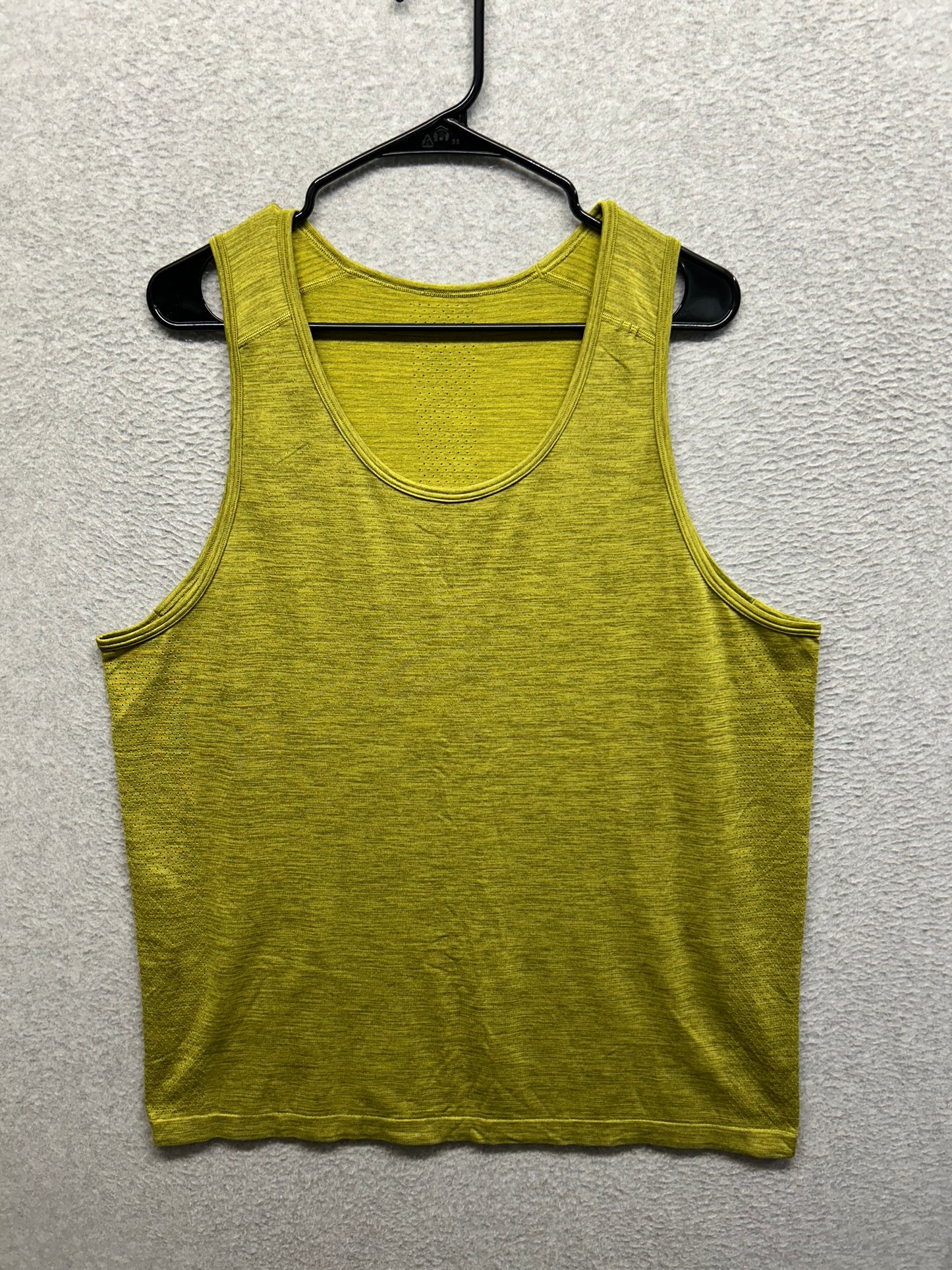Lululemon Metal Vent Tech Surge Tank Size XL Golden Lime