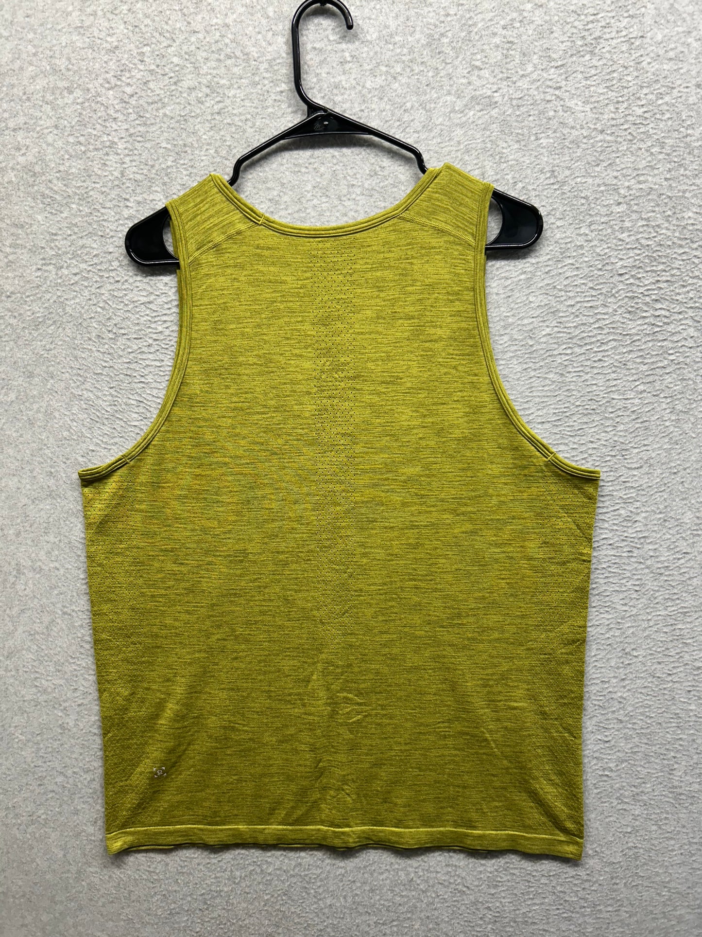 Lululemon Metal Vent Tech Surge Tank Size XL Golden Lime