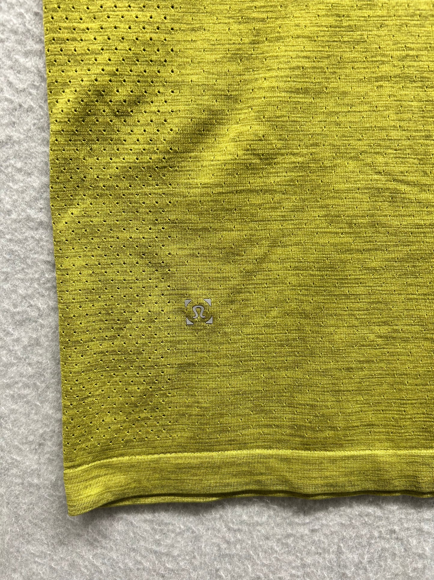Lululemon Metal Vent Tech Surge Tank Size XL Golden Lime