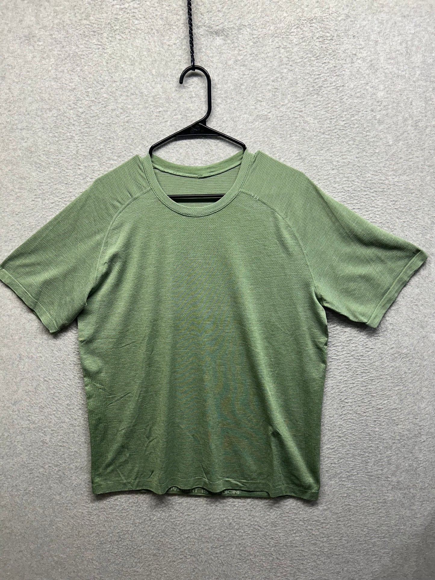 Lululemon Metal Vent Tech Short Sleeve Size XL Green