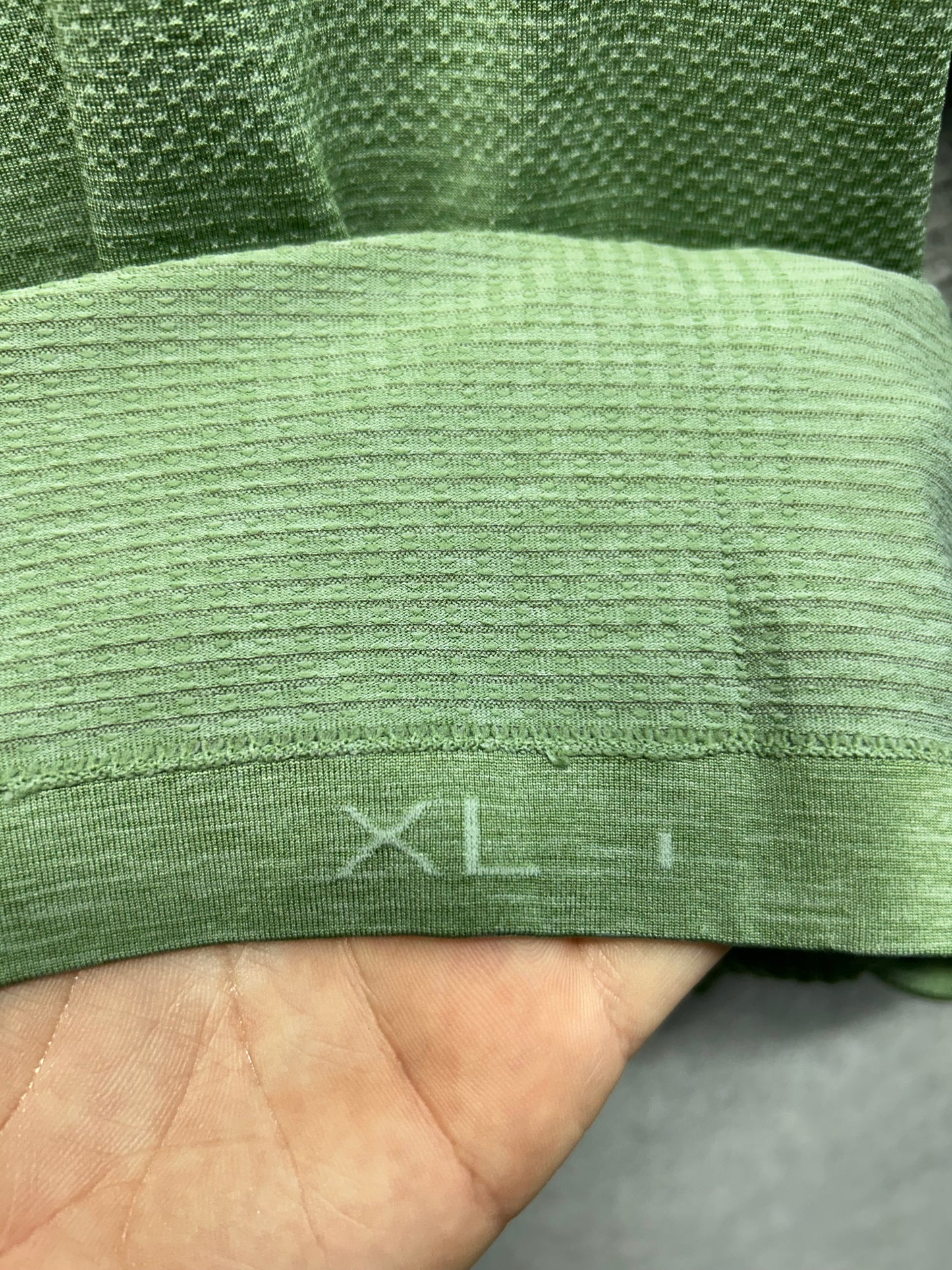 Lululemon Metal Vent Tech Short Sleeve Size XL Green