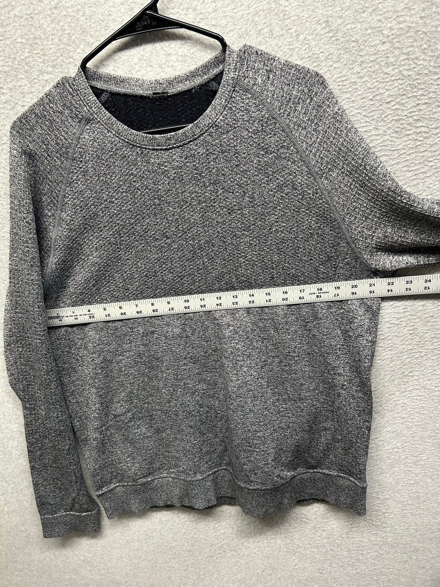Lululemon Engineered Warmth Long Sleeve Crew Size XL Heathered Gray