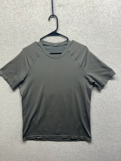 Lululemon Metal Vent Tech Short Sleeve Shirt 2.0 Mens Size Medium Gray