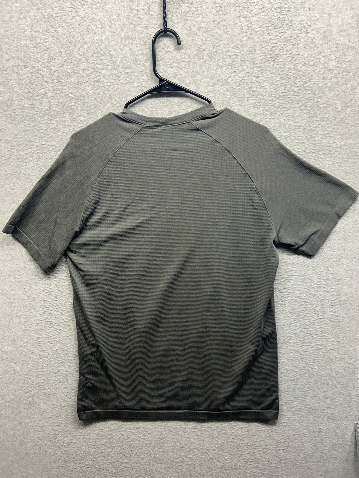 Lululemon Metal Vent Tech Short Sleeve Shirt 2.0 Mens Size Medium Gray
