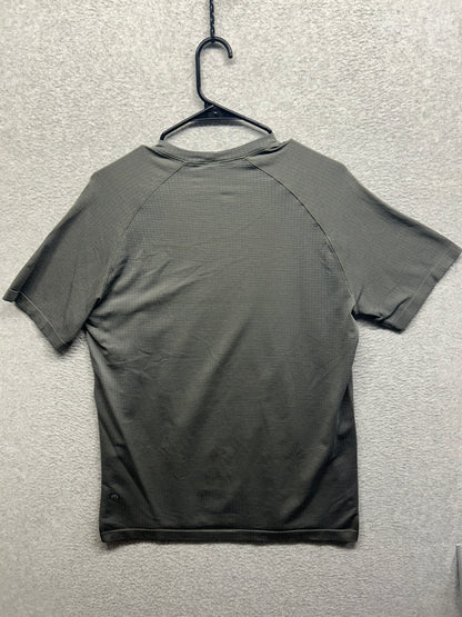 Lululemon Metal Vent Tech Short Sleeve Shirt 2.0 Mens Size Medium Gray