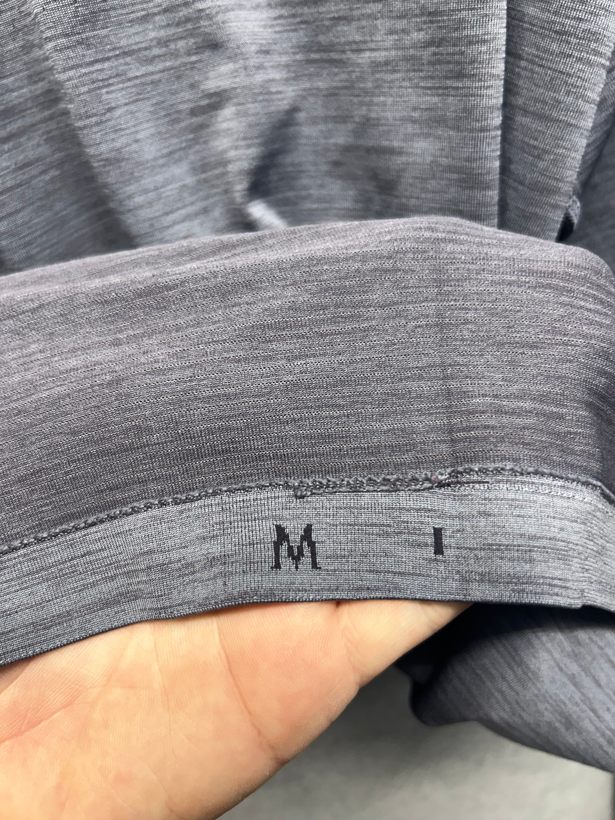 Lululemon Metal Vent Tech Long Sleeve Shirt 2.0 Mens Size Medium Gray