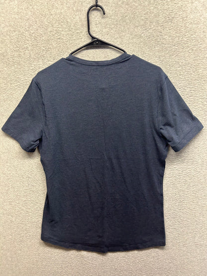 Lululemon The Fundamental V-Neck Size Medium Blue
