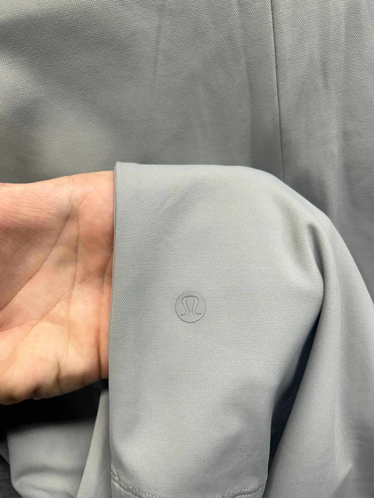 Lululemon Evolution Polo Size Medium Gray