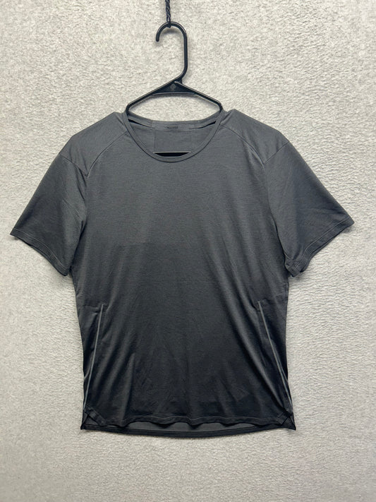 Lululemon Fast and Free Short Sleeve Shirt Size Medium Black