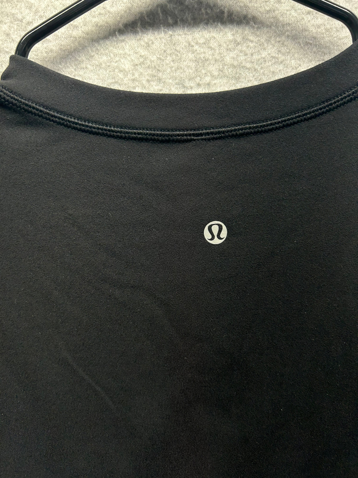 Lululemon Reversible Long Sleeve Shirt Size Large Black