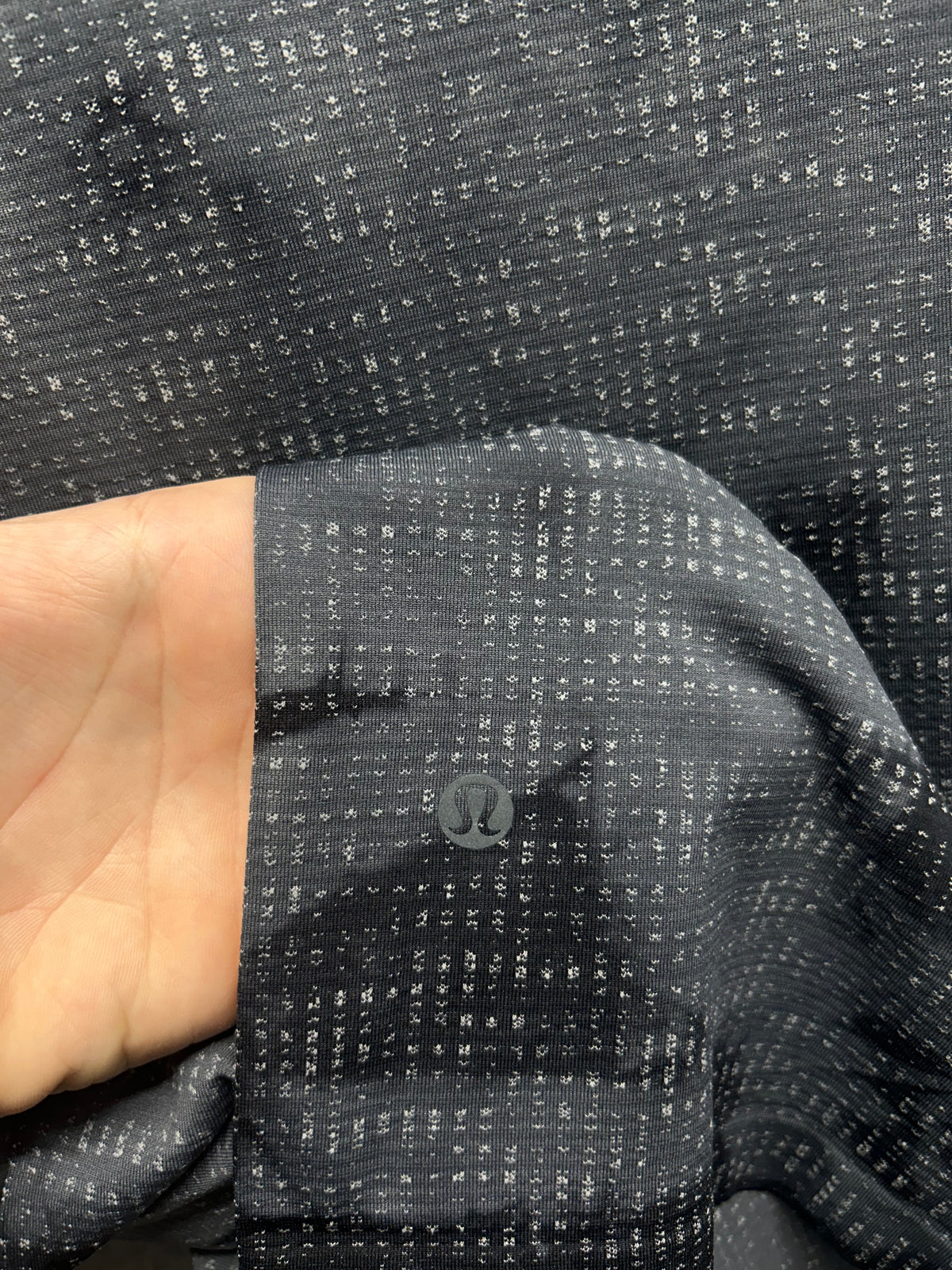 Lululemon Metal Vent Tech Long Sleeve 1/4 Zip Mens Size XL Gray