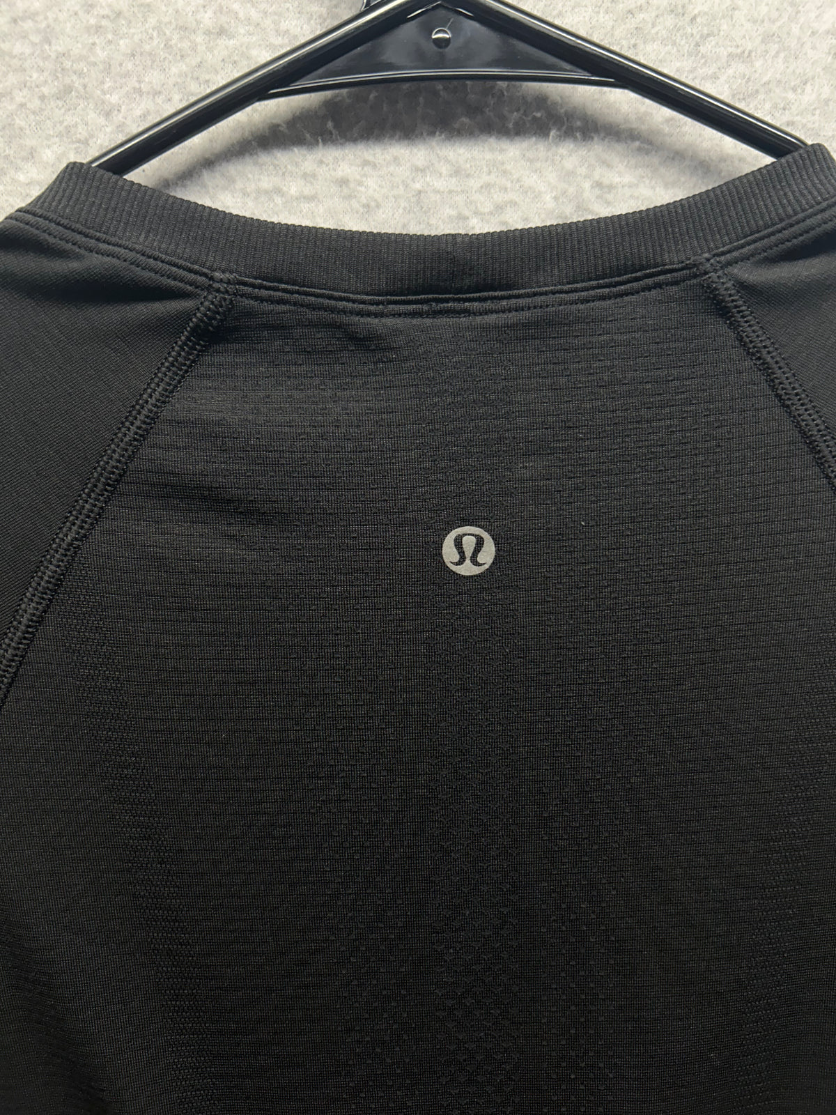 Lululemon Swiftly Tech Long Sleeve Size 6 Black