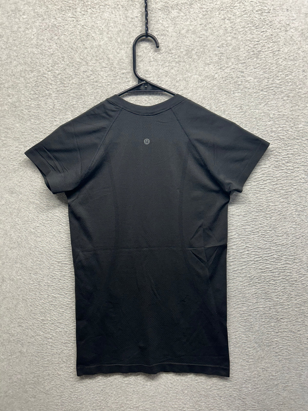 Lululemon Swiftly Tech Short Sleeve Shirt 2.0 Size 6 Black