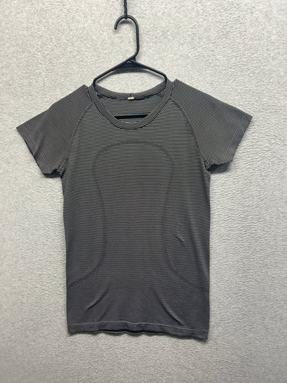 Lululemon Swiftly Tech Short Sleeve Shirt 2.0 Size 8 Gray Black Striped