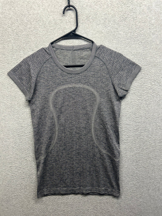 Lululemon Swiftly Tech Short Sleeve Shirt 2.0 Size 8 Distorted Gray