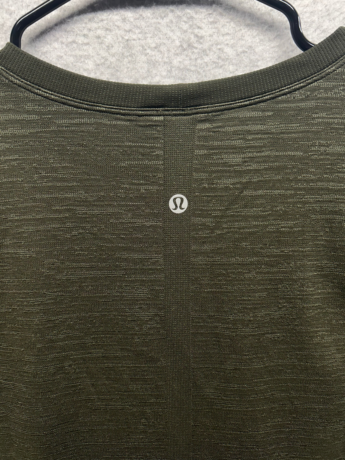 Lululemon Swiftly Tech Relaxed Fit Short Sleeve Shirt Size 10 Heathered Dark Olive