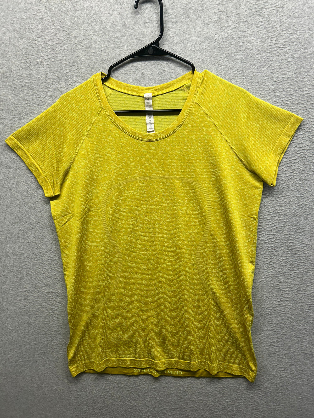 Lululemon Swiftly Tech Short Sleeve Size 14 Yellow