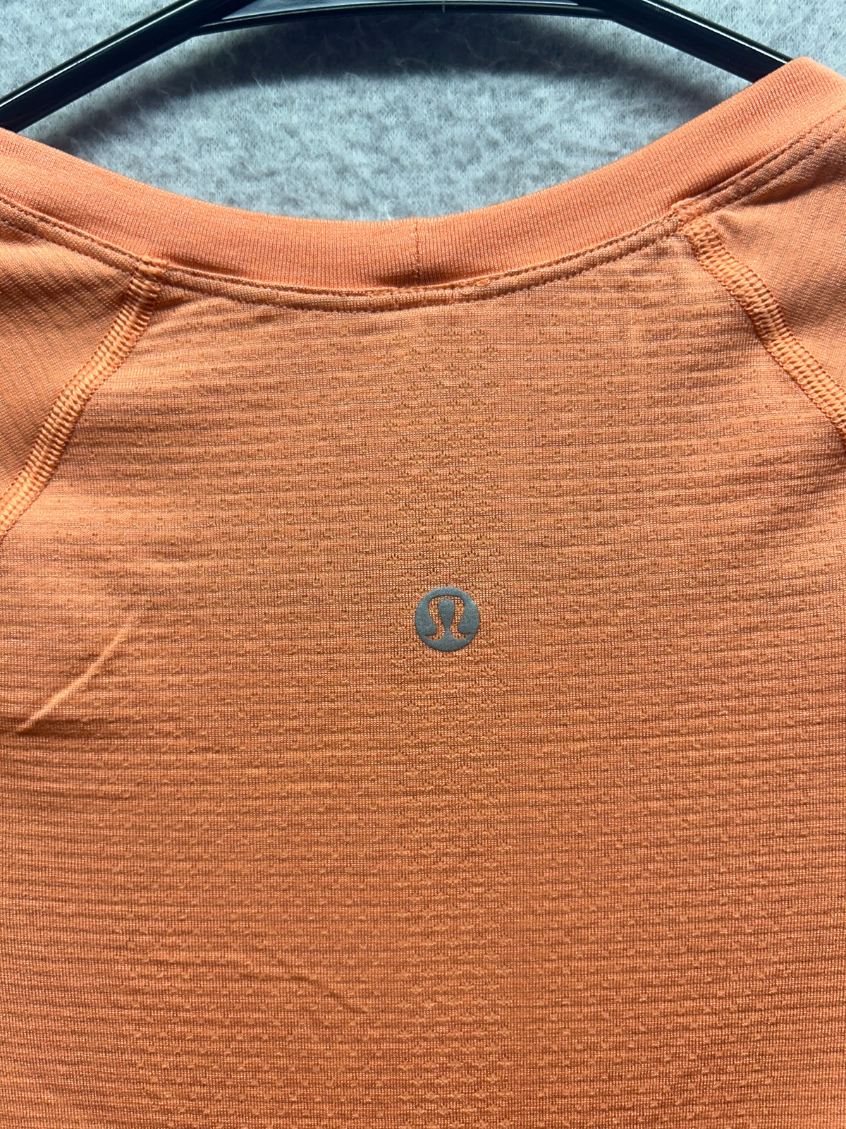 Lululemon Swiftly Tech Short Sleeve Race Length Size 2 Orange