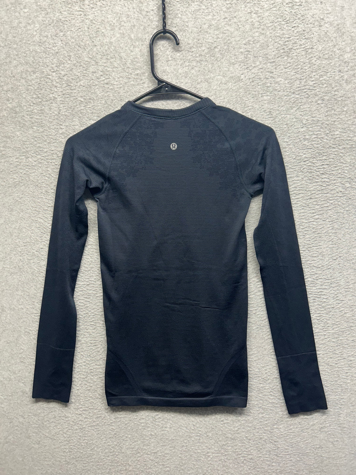 Lululemon Run: Swiftly Tech Long Sleeve Special Edition Size 4 True Navy