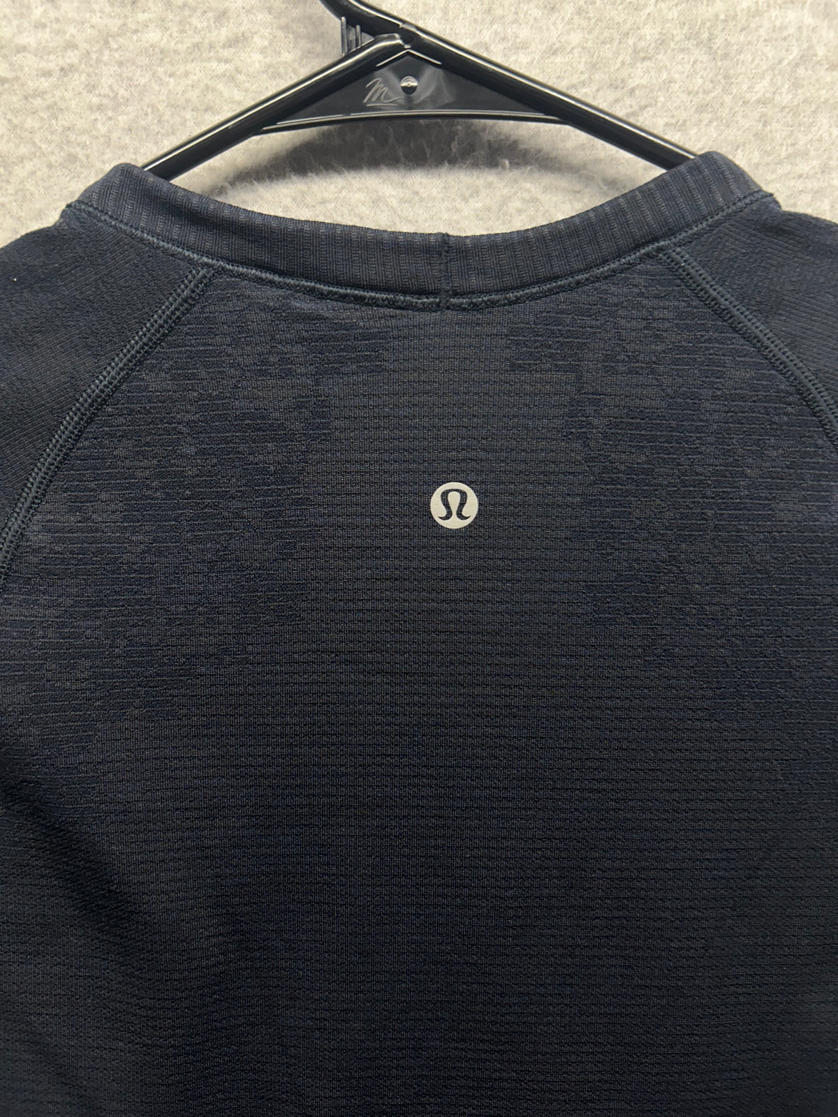 Lululemon Run: Swiftly Tech Long Sleeve Special Edition Size 4 True Navy