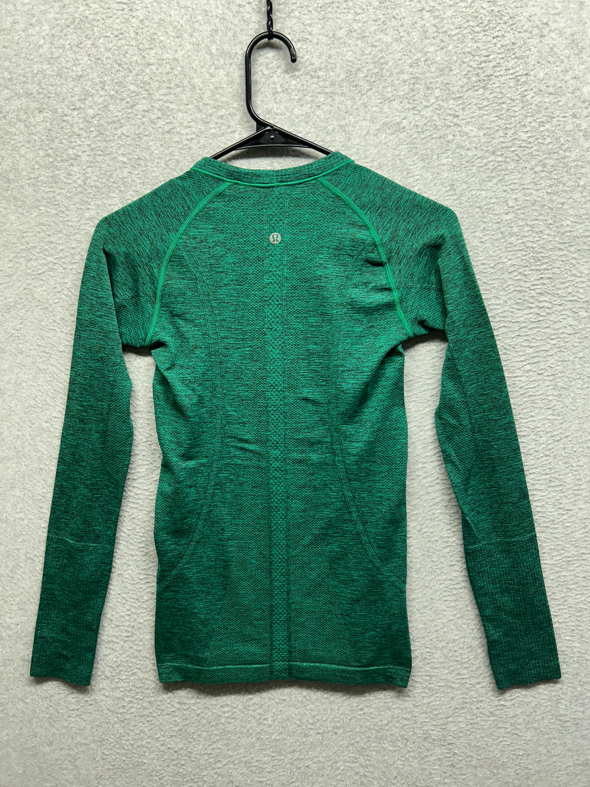 Lululemon Swiftly Tech Long Sleeve Crew Size 4 Green