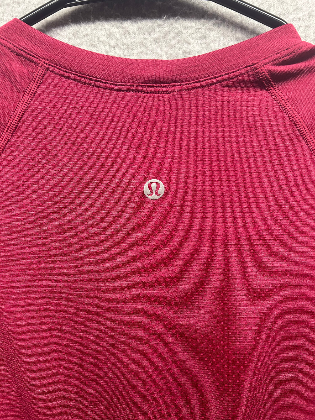 Lululemon Swiftly Tech Long Sleeve Crew Size 6 Magenta Purple