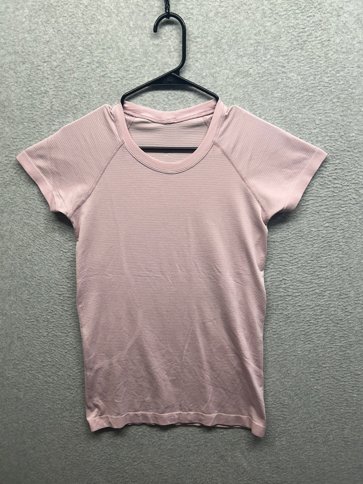 Lululemon Swiftly Tech Short Sleeve Crew Size 6 Pink