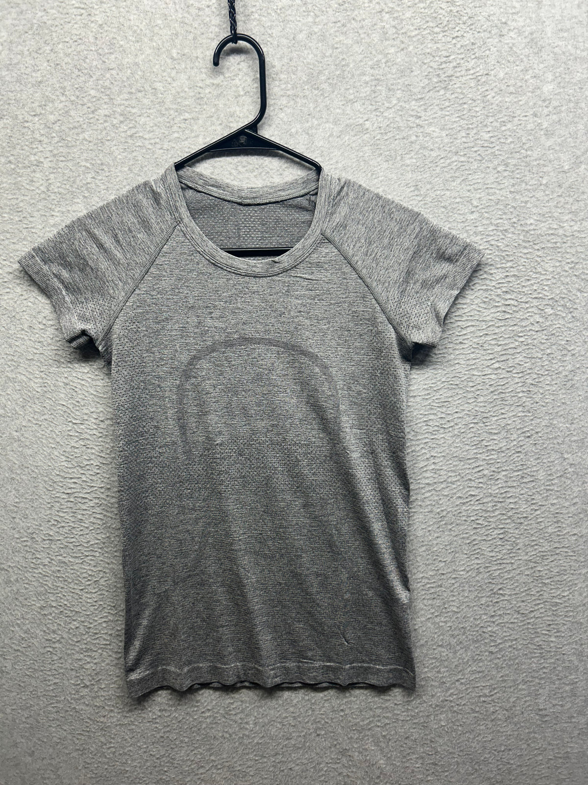Lululemon Swiftly Tech Short Sleeve Crew Size 6 Slate Gray