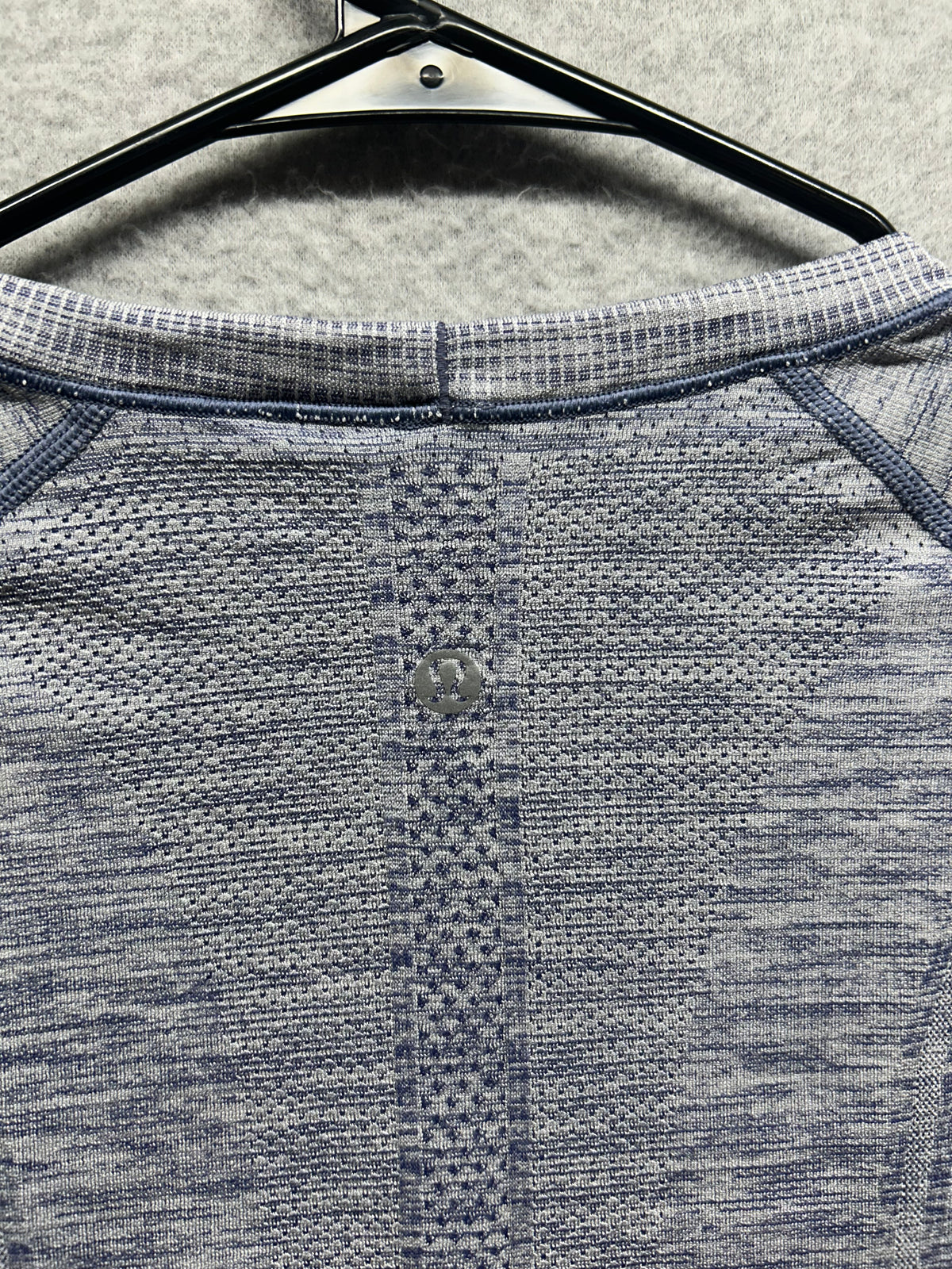 Lululemon Swiftly Tech Short Sleeve Crew Size 8 Gray | Blue