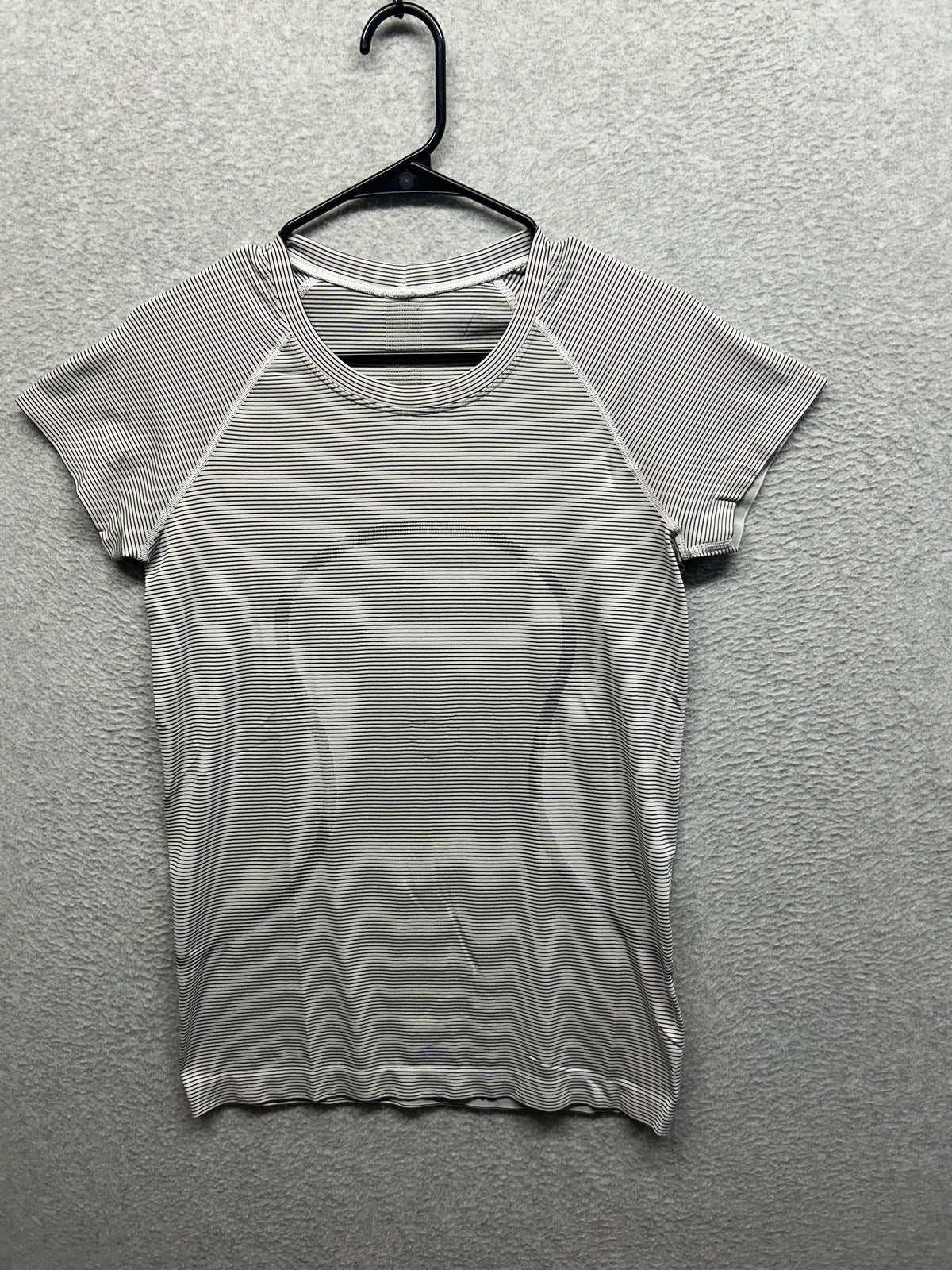 Lululemon Swiftly Tech Short Sleeve Crew Size 8 White Black Striped