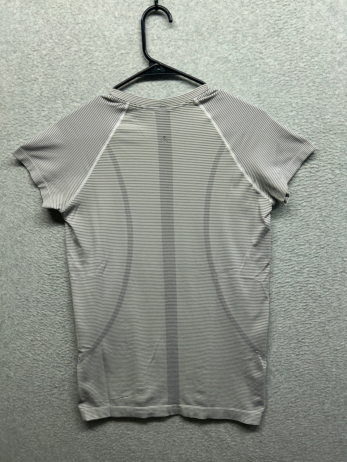 Lululemon Swiftly Tech Short Sleeve Crew Size 8 White Black Striped