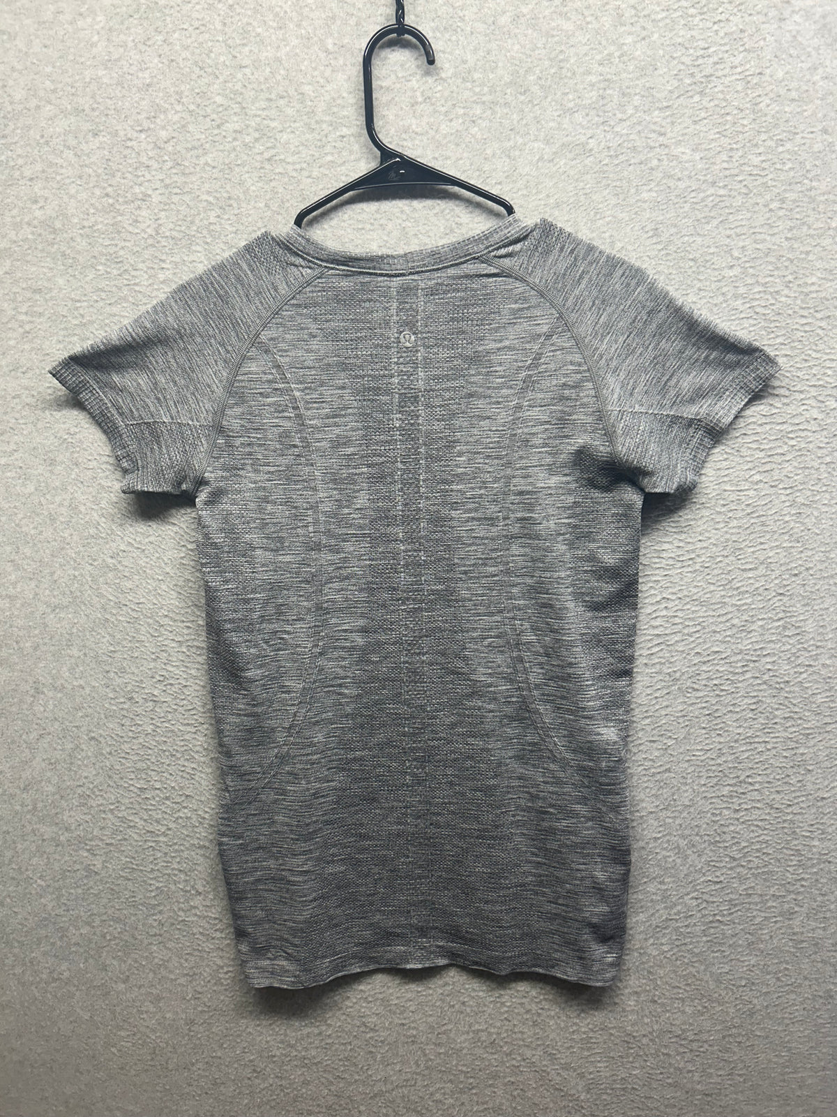Lululemon Swiftly Tech Short Sleeve Crew Size 10 Gray