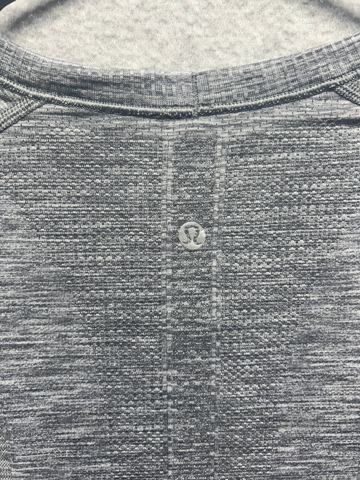 Lululemon Swiftly Tech Short Sleeve Crew Size 10 Gray