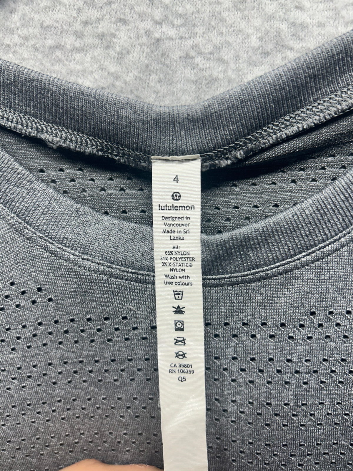 Lululemon Muscle By Relaxed Fit Tank Size 4 Gray