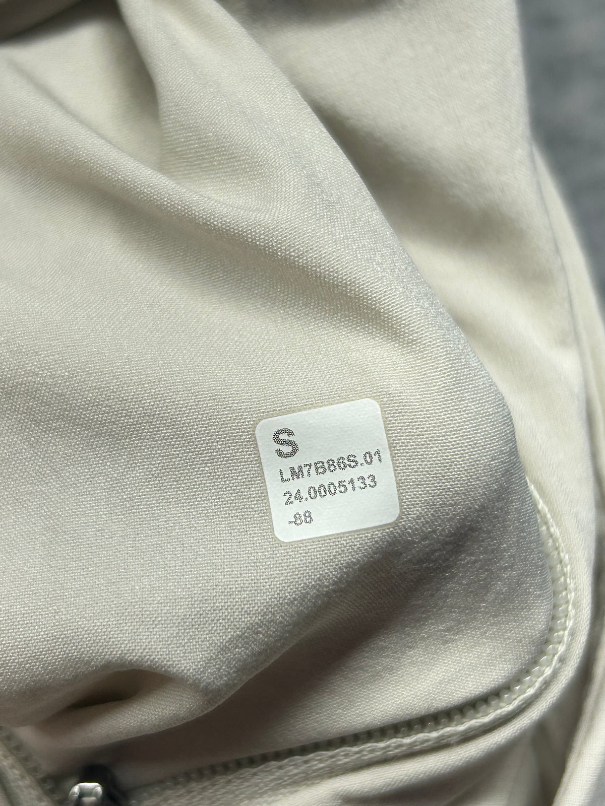 Lululemon Pace Breaker Linerless Short 5" Size Small (Square) Light Ivory