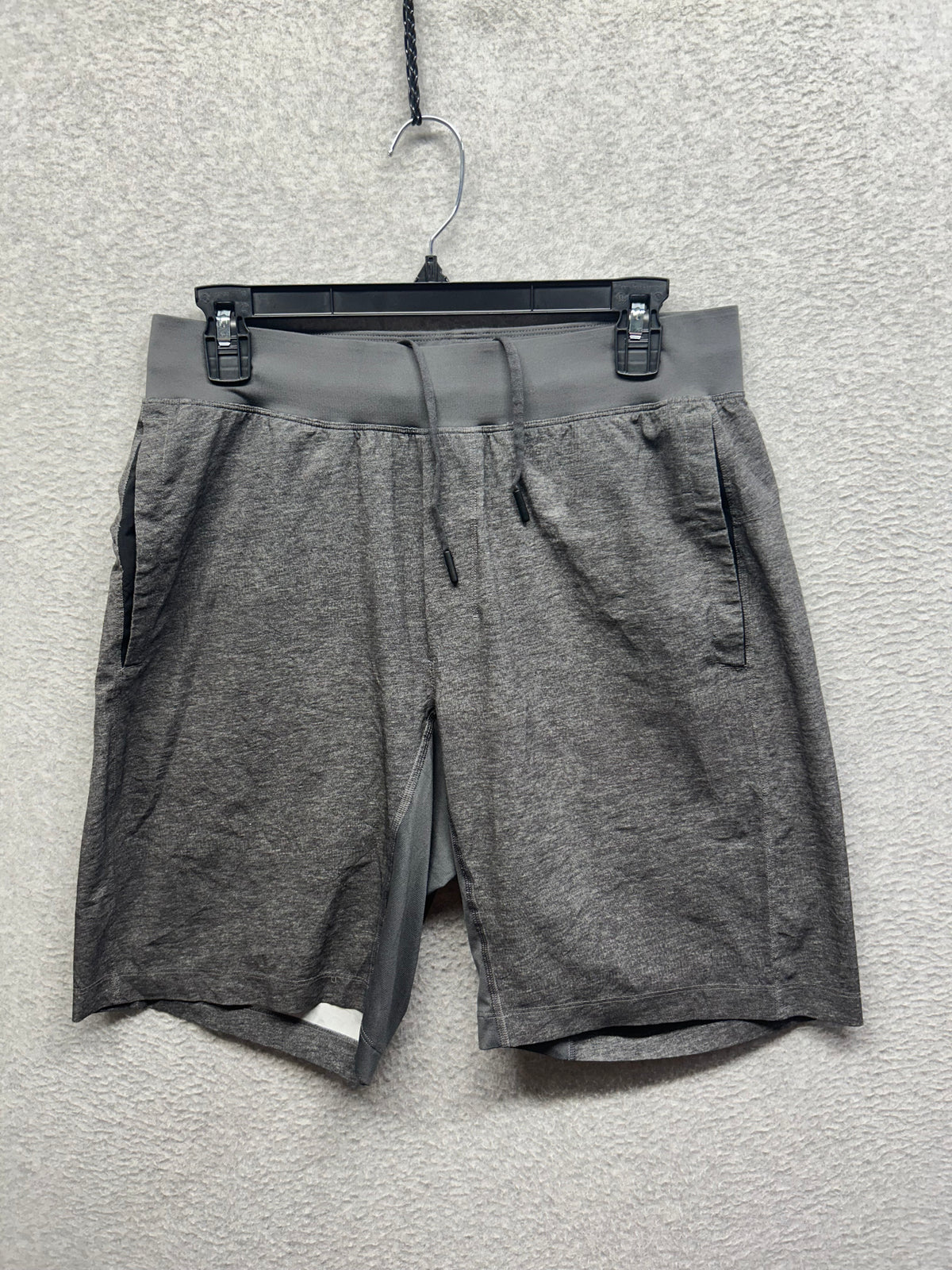 Lululemon T.H.E. Short Linerless 10" Size Medium Heathered Texture Printed Mercury Deep Coal