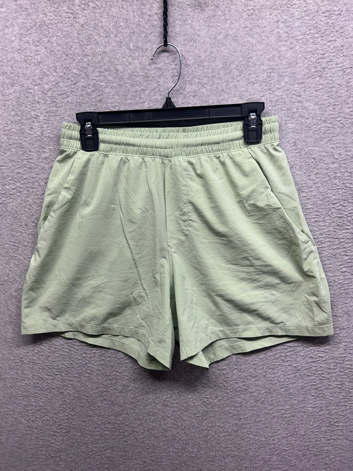 Lululemon Pace Breaker Linerless Short 5" Size Medium Faded Zap