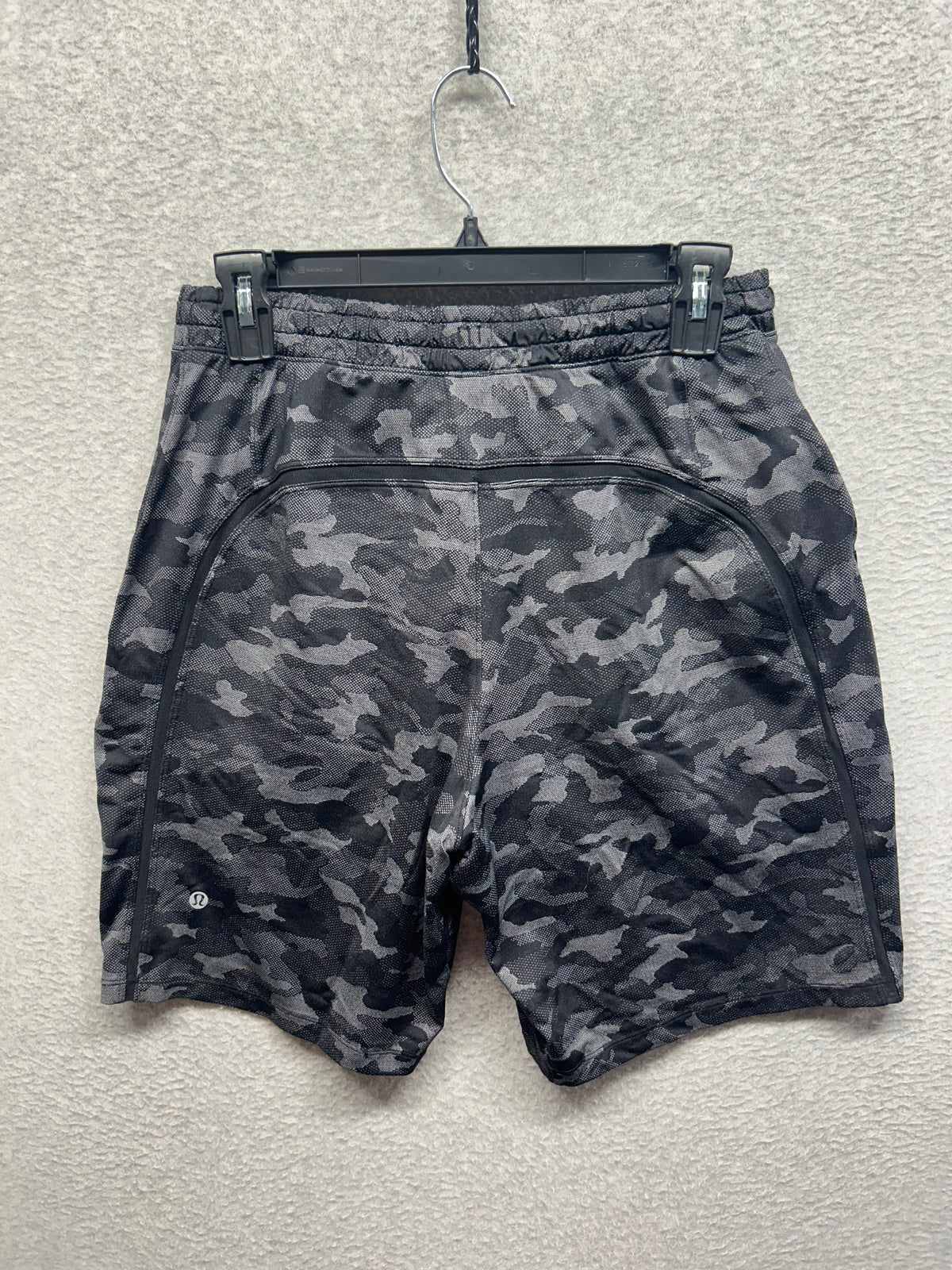 Lululemon Pace Breaker Lined Shorts 9" Size Medium Gray Black Camouflage
