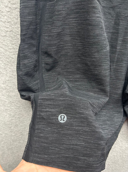 Lululemon Pace Breaker Short Linerless 9" Size Medium All Court Texture Deep Coal Black