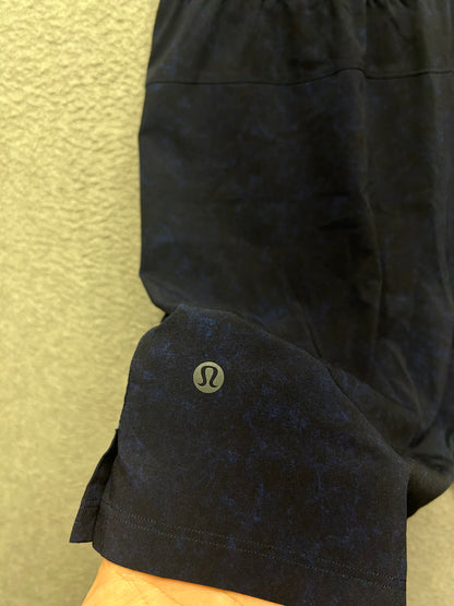 Lululemon T.H.E. Short 9" Linerless Size Medium Gravel Dust True Navy Multi